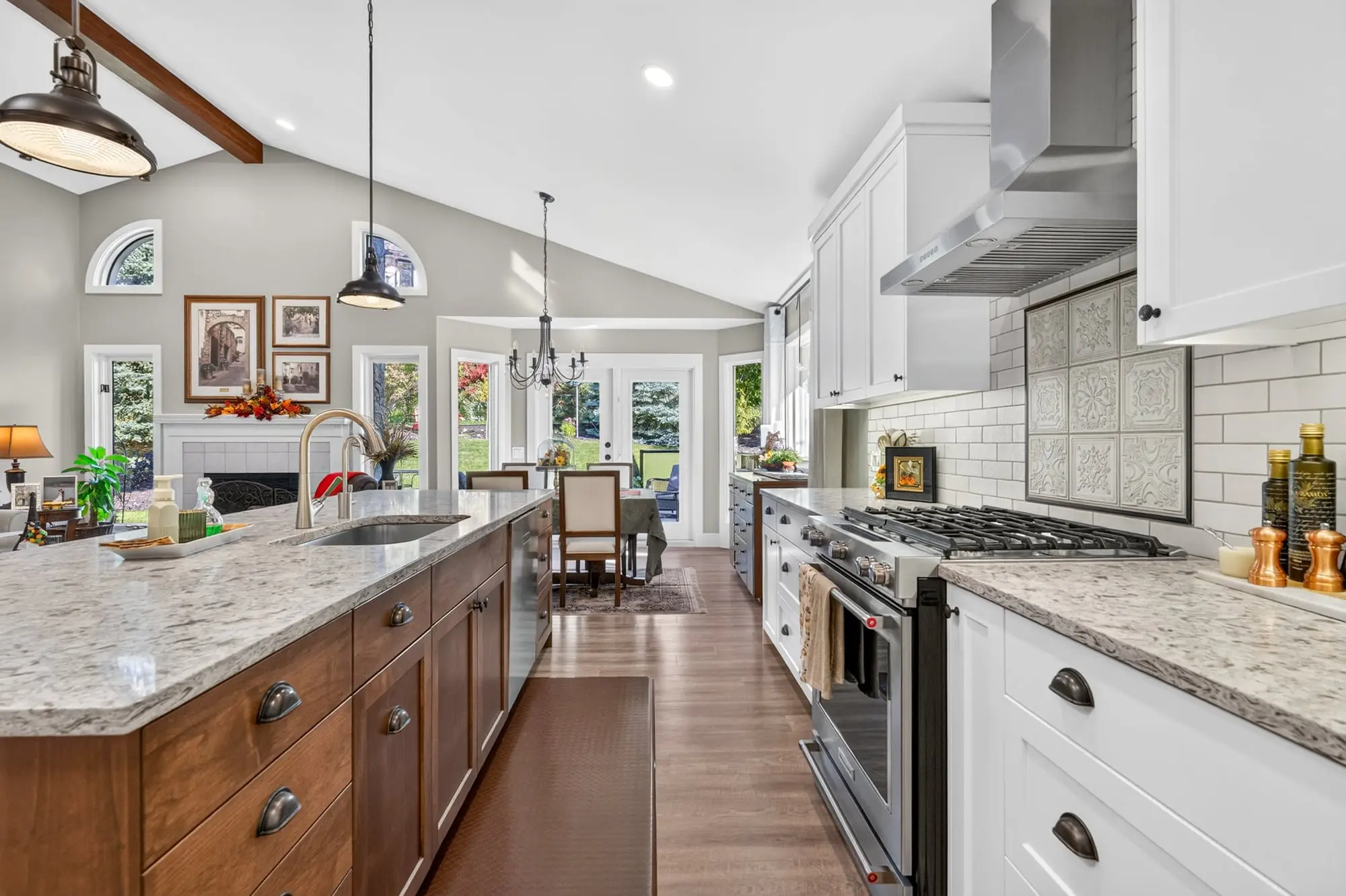 Kitchen, quartz counters and dual-fuel range